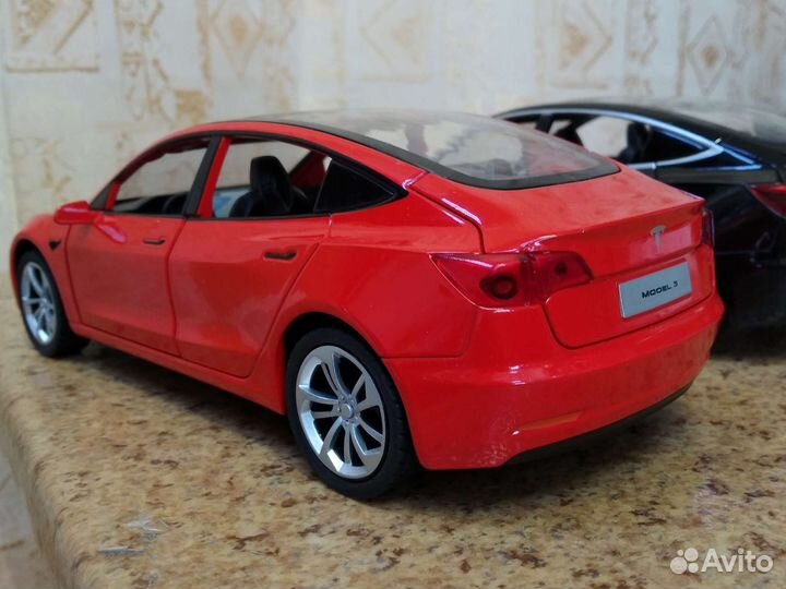 Tesla Model 3 модель автомобиля в масштабе 1:24