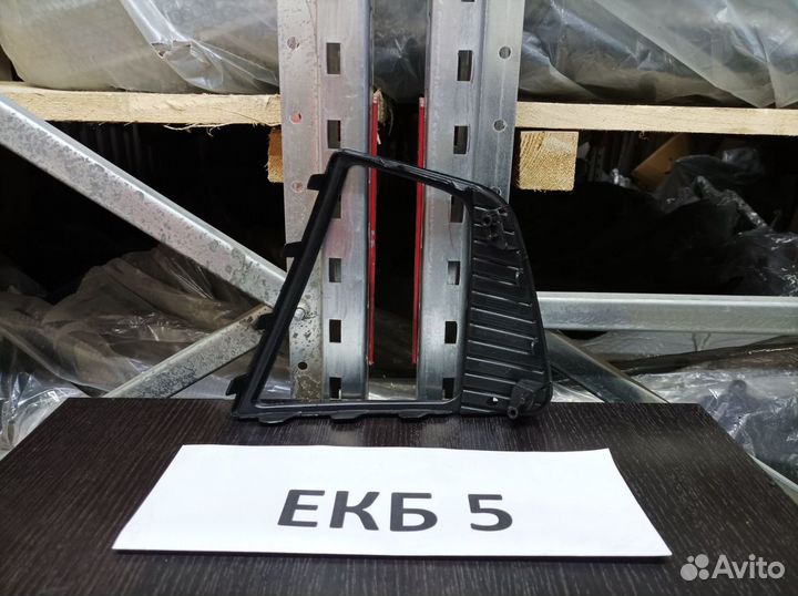 Накладка противотуманной фары правая Creta