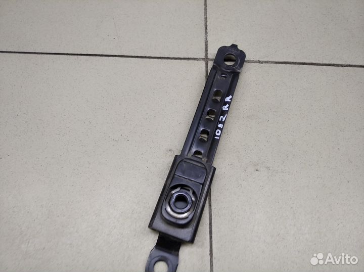 Механизм регулировки ремня безопасности Land Cruis