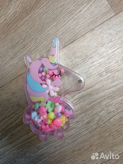 Набор из бусин