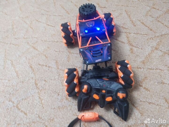 Машина на радиоуправлении джип