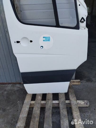 Дверь передняя правая Mercedes Sprinter 906 OM651