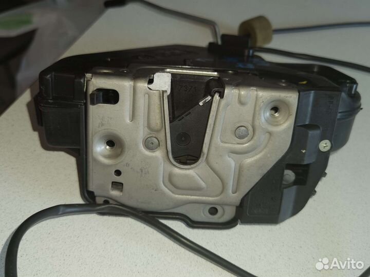 Замок задний левый Мерседес w211