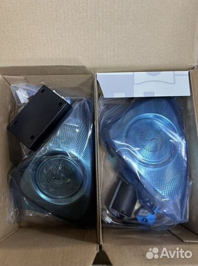 Динамики Burmester с подсветкой Mercedes-Benz