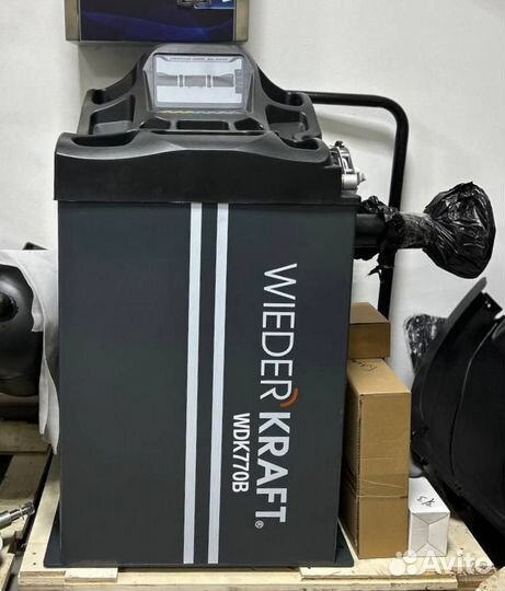 WDK-770b Балансировочный стенд с автоматическим из