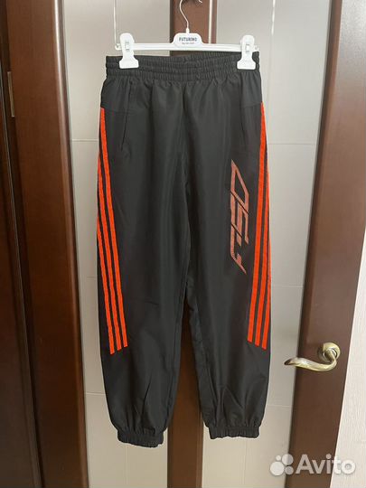 Спортивный костюм adidas