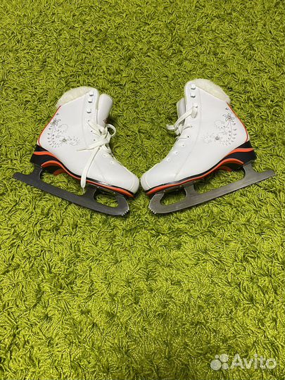 Коньки фигурные, женские