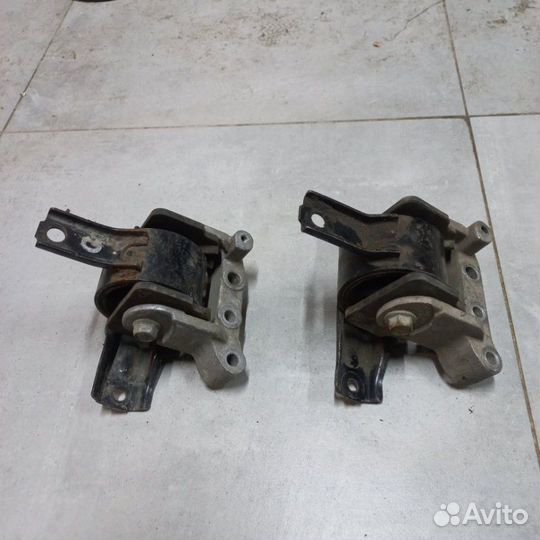 Подушка двигателя правая Mitsubishi Asx