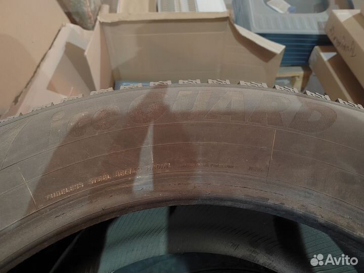 Yokohama Ice Guard IG20 275/60 R20 115