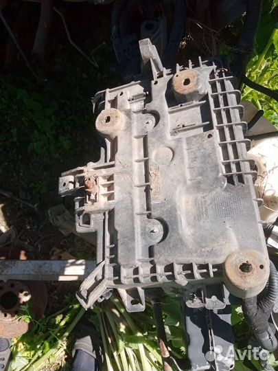 Площадка под акб Opel Corsa D