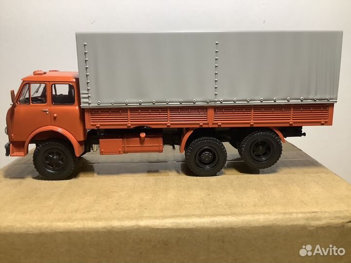 Модель автомобиля маз-516Б 1:43 Модимио