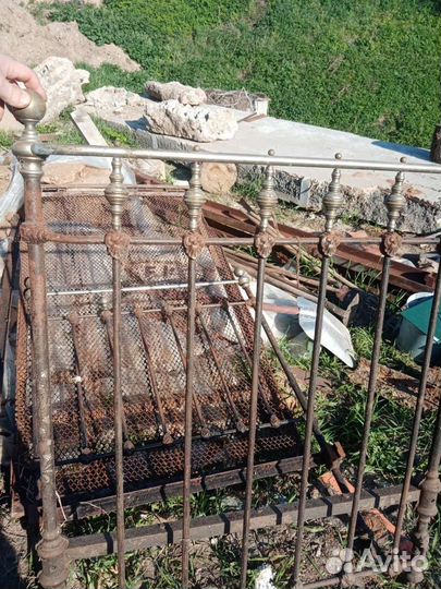 Кровать антикварная, металлическая, старинная