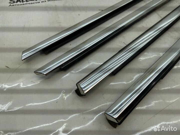 Молдинг стекла Volkswagen Touareg 7P5 NF cgra 3.6