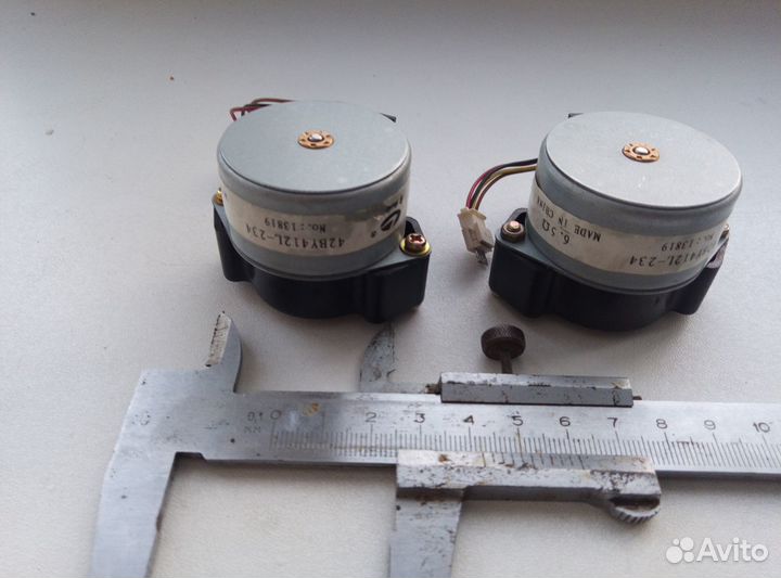 Шаговый двигатель с редуктором