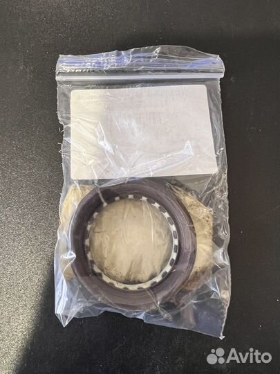 Сальник переднего привода правый Toyota