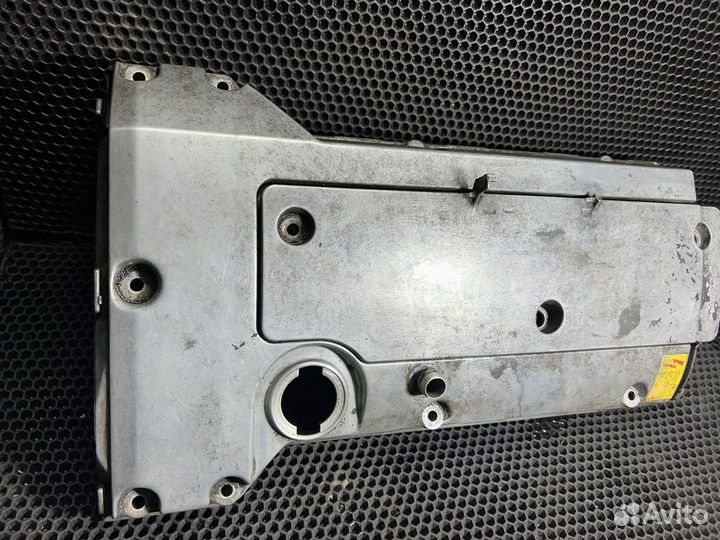 Клапанная крышка Mercedes M111 w210 w163 w203 w208