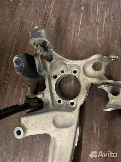 Задние продольные рычаги Subaru Legacy B13