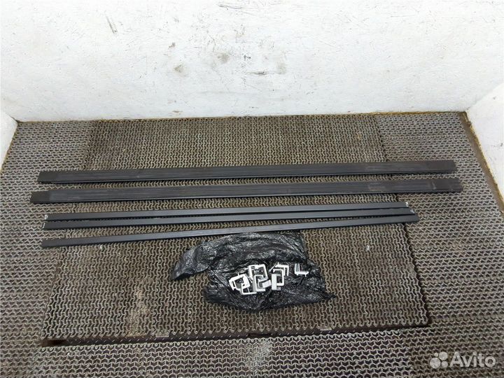 Направляющая шторки багажника Ford F-250, 2006