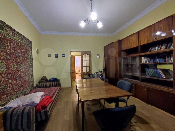 3-к. квартира, 80 м², 2/3 эт.