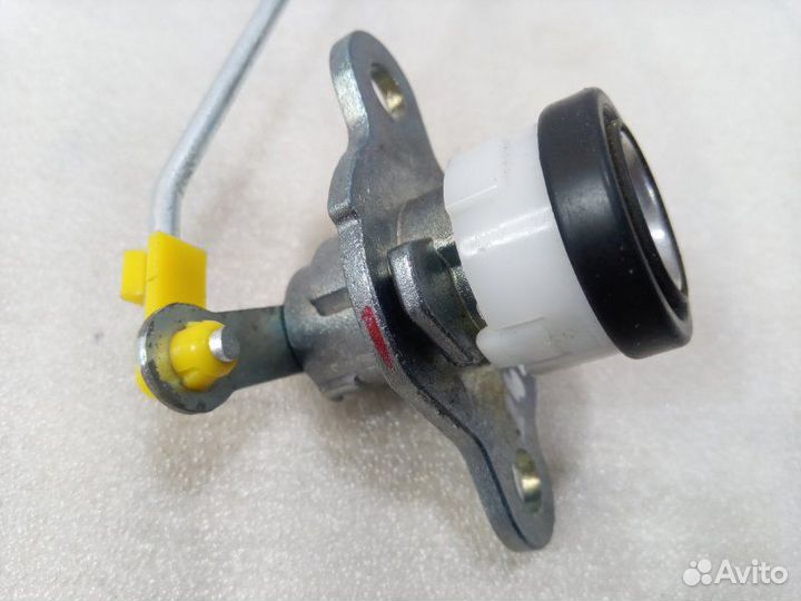 Вставка замка багажника Kia Rio седан 1.4 G4FA