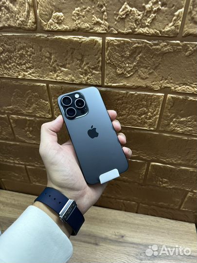 iPhone 15 Pro, 256 ГБ