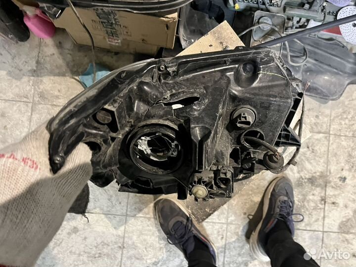 Фара toyota tundra