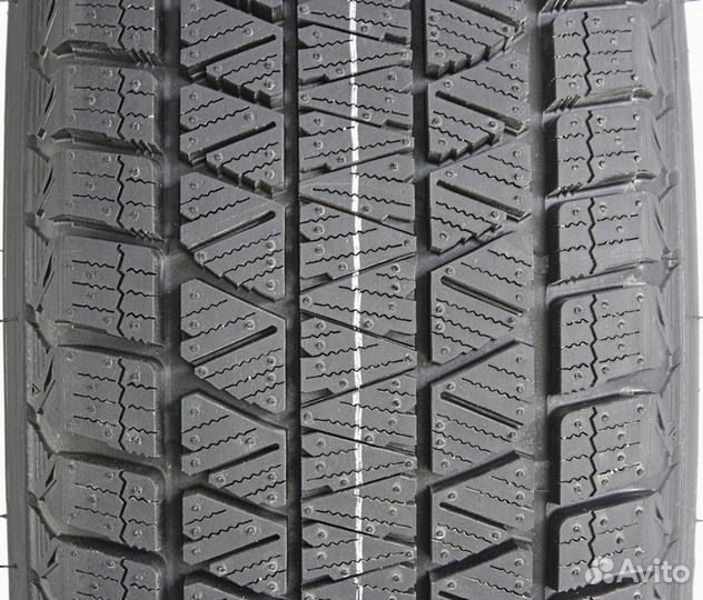 Bridgestone Blizzak DM-V3 235/65 R18 106
