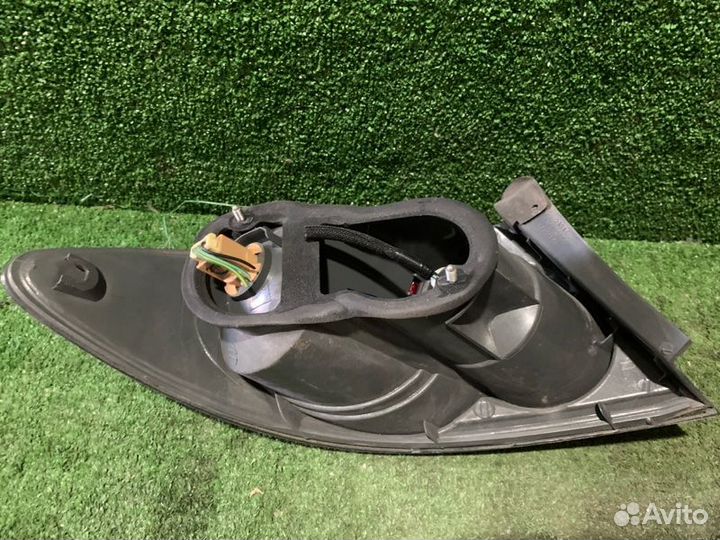 Стоп-сигнал / фонарь задний правый Mazda Atenza