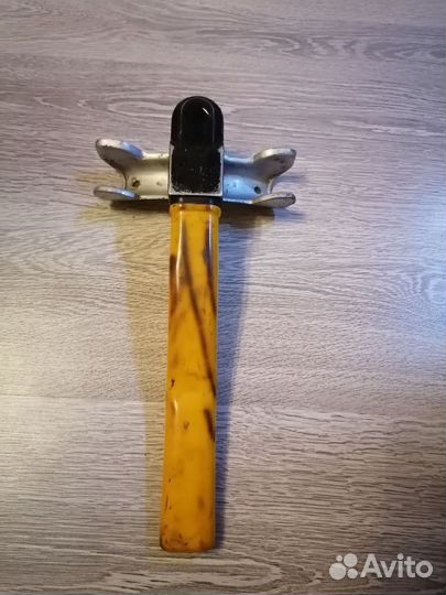 Замок противоугонный на руль автомобиля