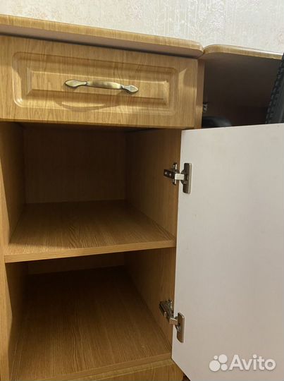 Письменный стол