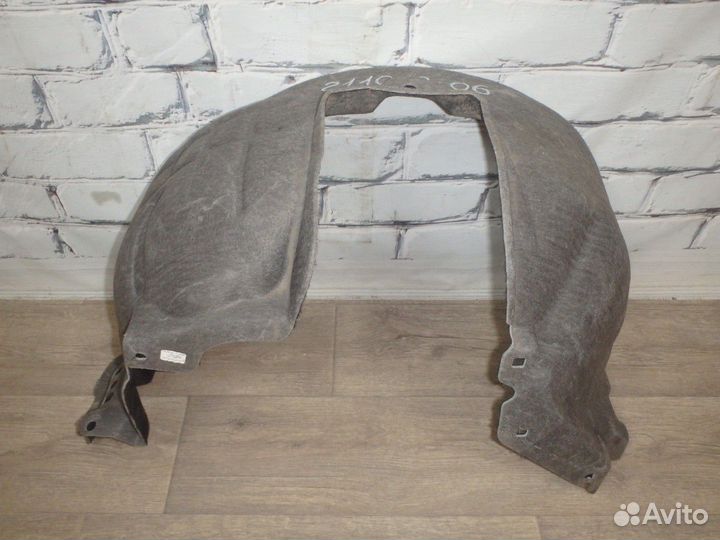 Подкрылок передний правый xray Cross