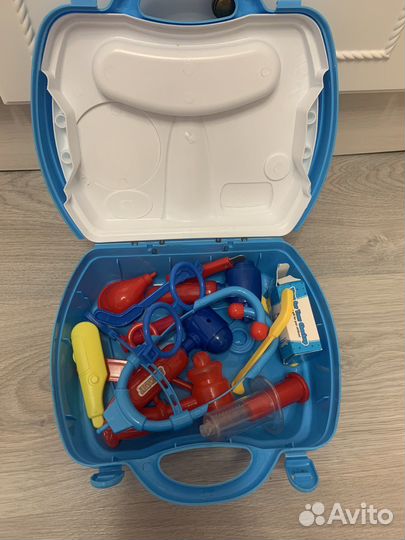 Сундучок аптечка