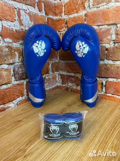 Боксерские перчатки clinch 10 oz