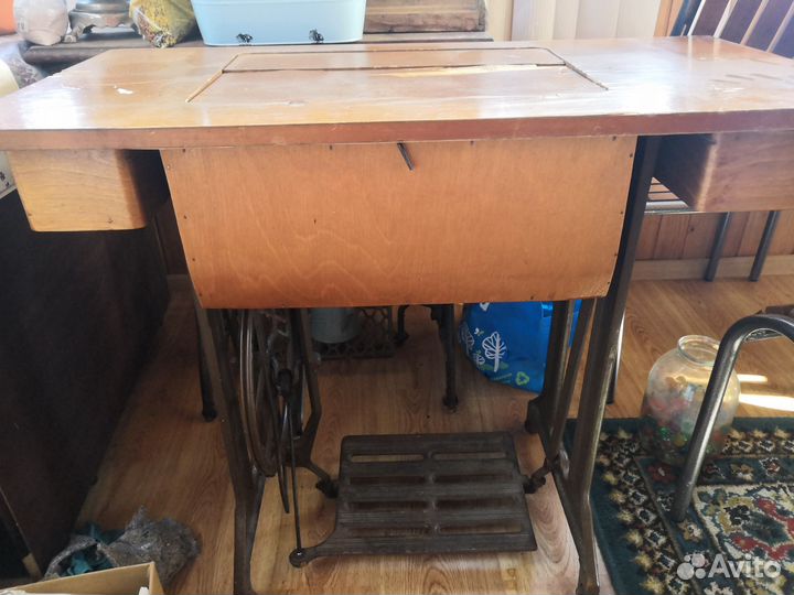 Машинка швейная ножная пмз