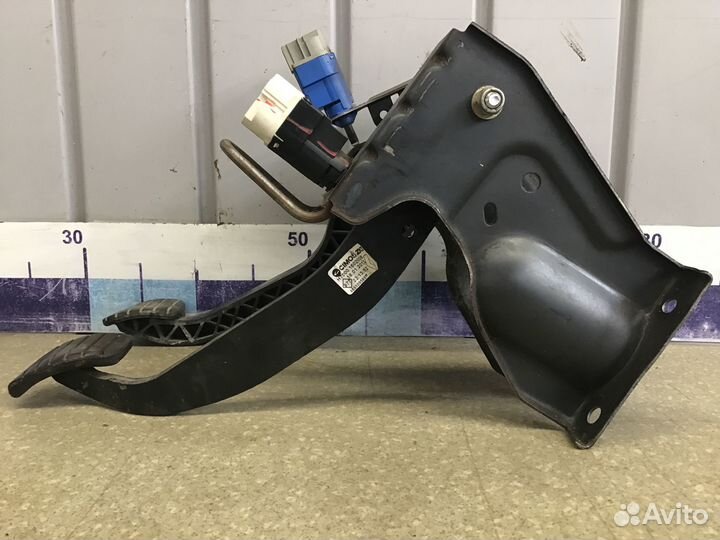 Педаль тормоза Renault Duster I 2012-2021