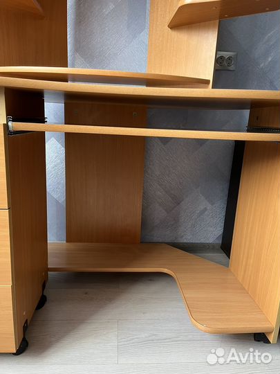 Компьютерный стол