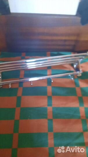 Вешалка настенная металлическая