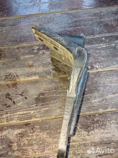 Кронштейн рамы Mercedes A94132202037390