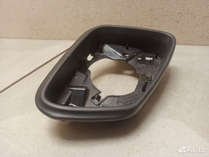 Накладка зеркала правого