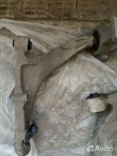 Рычаги передние нижние Infiniti FX37