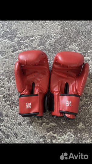 Боксерские перчатки