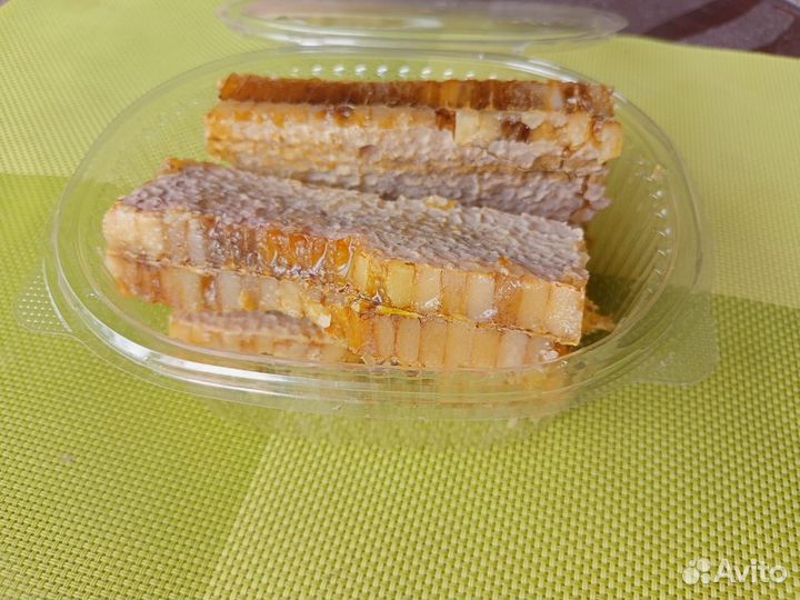 Соты пчелиные