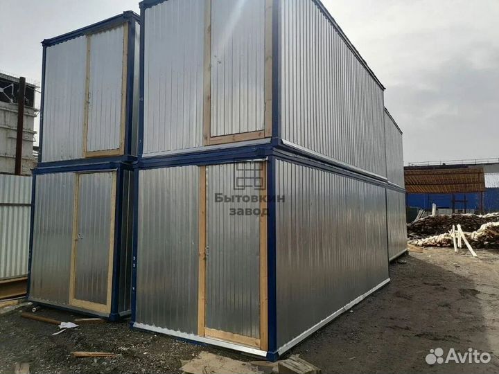 Блок контейнеры металлические. Вагончики для проживания
