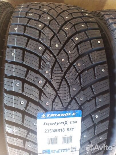 Triangle IcelynX TI501 235/45 R18 98T