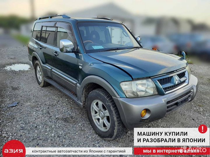 Стекло багажника правое Mitsubishi Pajero 3 V75W