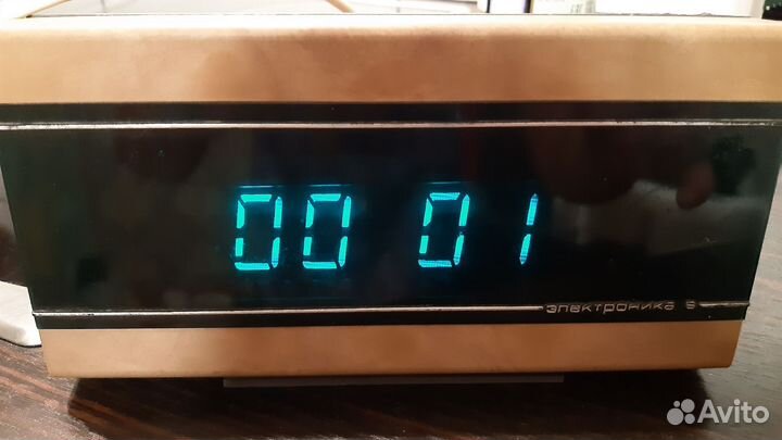 Часы электронные настольные Электроника 6