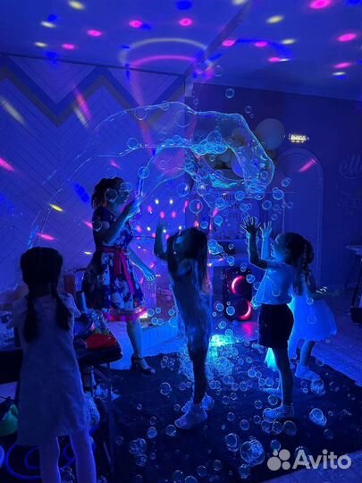 Неоновое шоу пузырей
