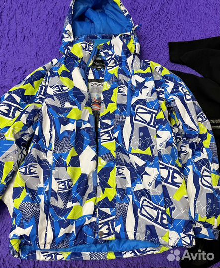 Коробка с зимними куртками