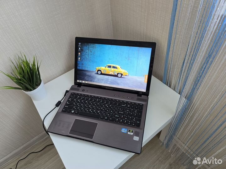 Шустрый Lenovo Z570 8 gb для игр отдыха