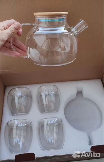 Новый набор чайник и 4 чашки стекло